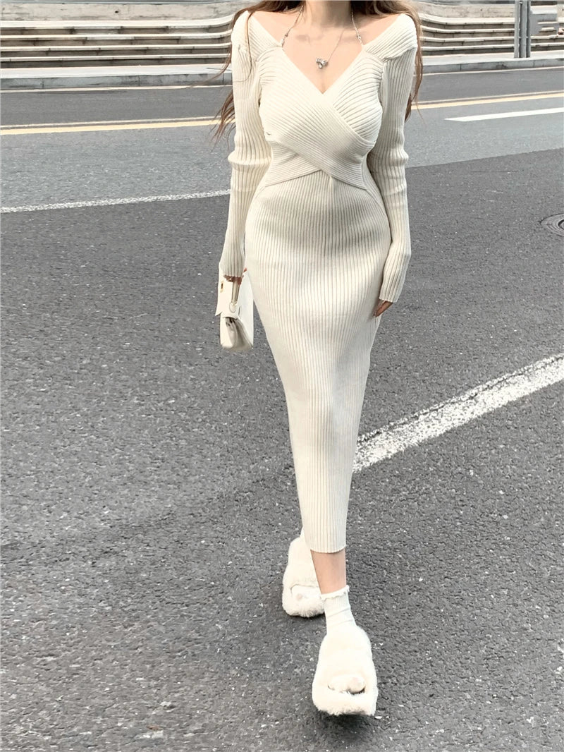 2024 Elegant VNeck Solid Y2K Designer Knitted Maxi Dress