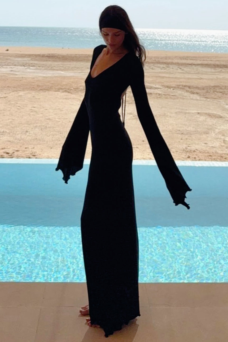 Stretch Knit Backless Bell Sleeve Birthday Dress